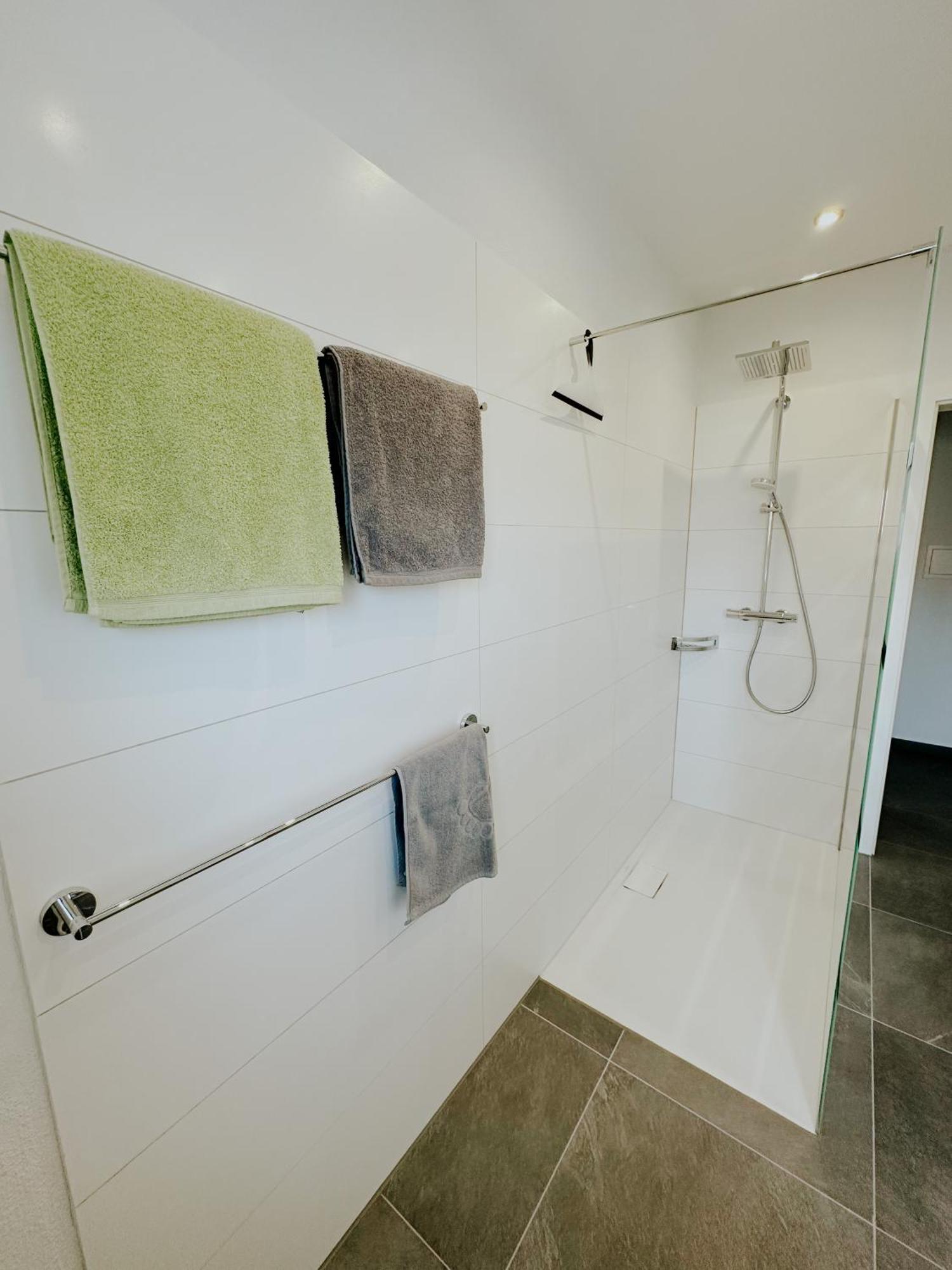 100 Qm Im Weindorf - Balkon/garage * Aspisheim
